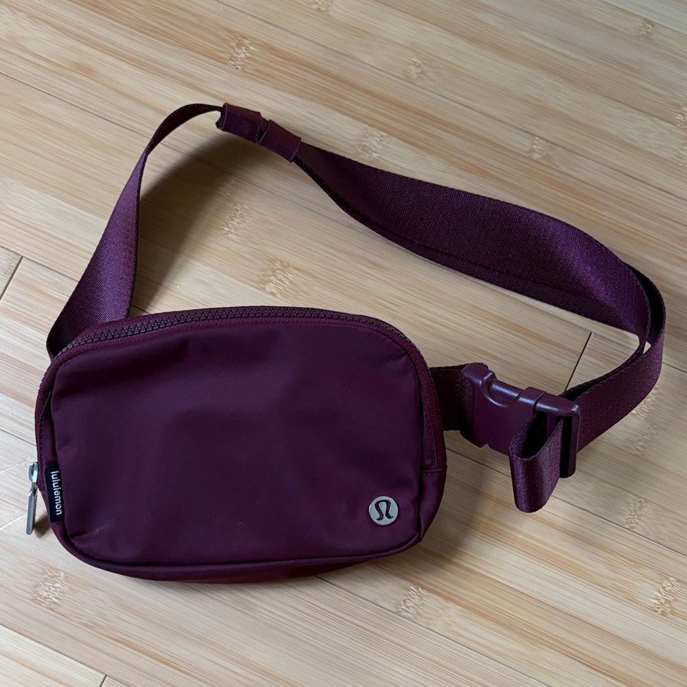 Lululemon Athletica Everywhere Belt Bag Merlot Color